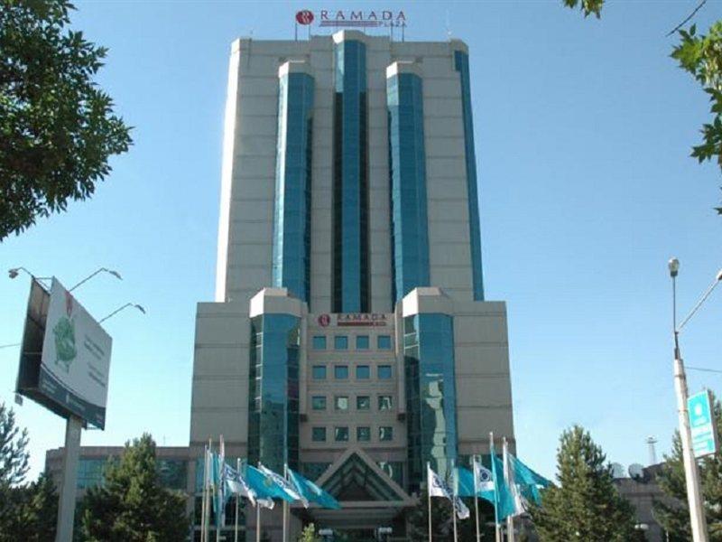 Ramada Plaza Astana Hotel Экстерьер фото